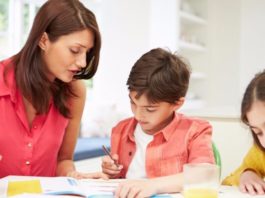 balance-family-time-mom-children-homework